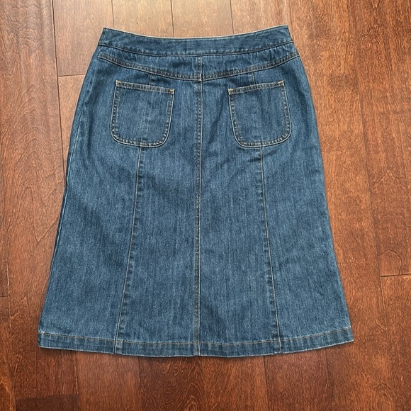 Talbots Versatile Blue Below the Knee Length Denim Skirt, Size 8 - Picture 6 of 9